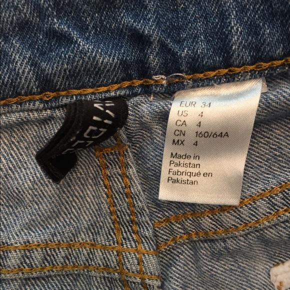 LAST DAY! High Waisted Denim Shorts | H&M - Picture 3 of 4